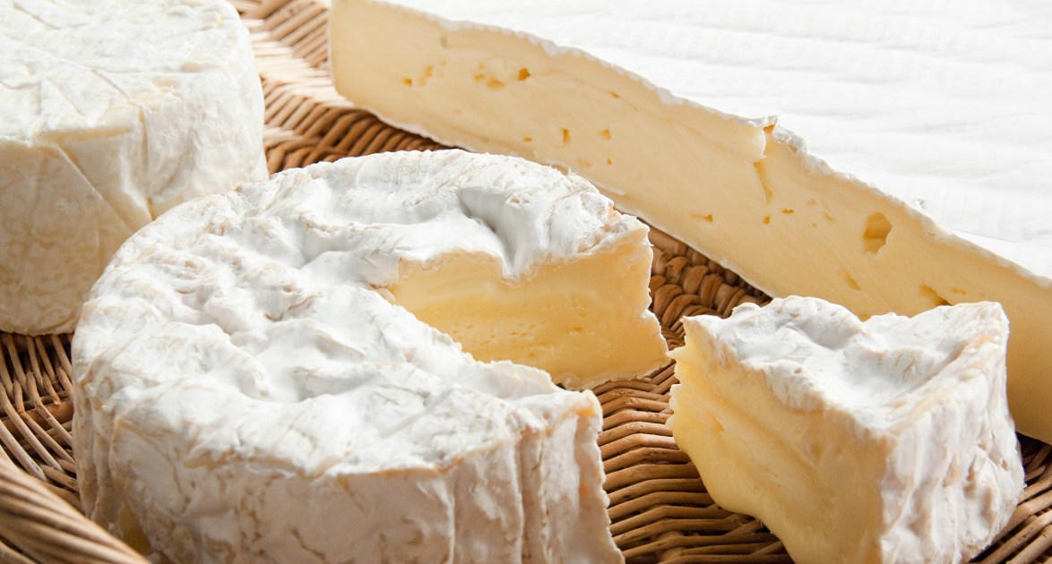 Camembert Cheese vs Brie: Exploring Creamy Cheese Options