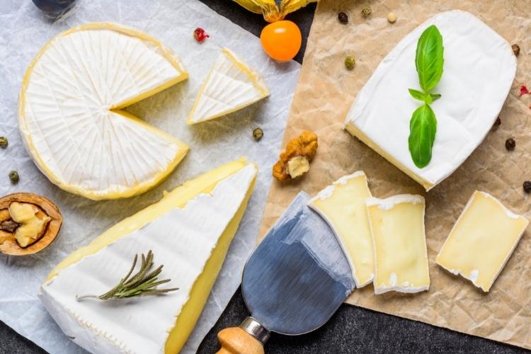 Camembert Cheese vs Brie: Exploring Creamy Cheese Options